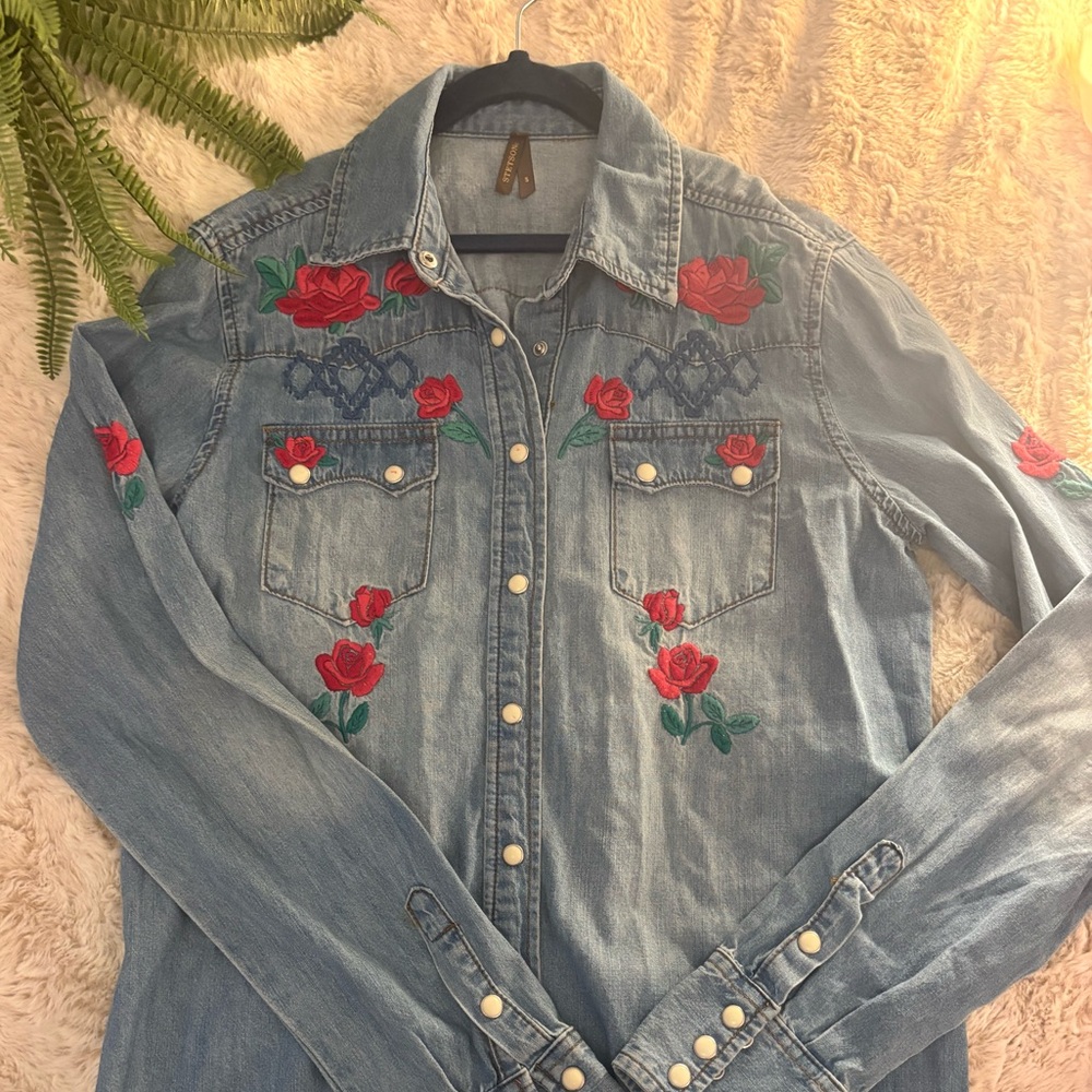 Stetson Embroidered Denim Shirt 🌹